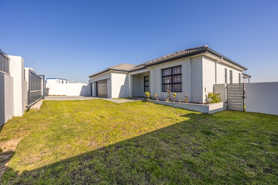 4 Bedroom Property for Sale in Haasendal Western Cape